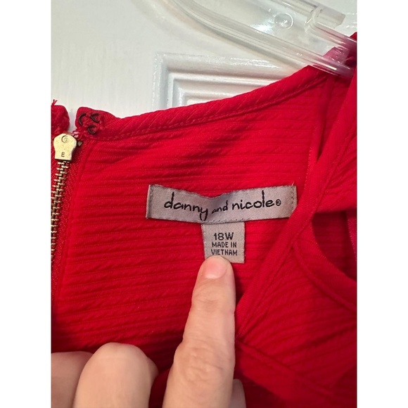 Danny And Nicole Womens Size 18W Red Ribbed Cutout Flared Sleeve Dress - Picture 5 of 6